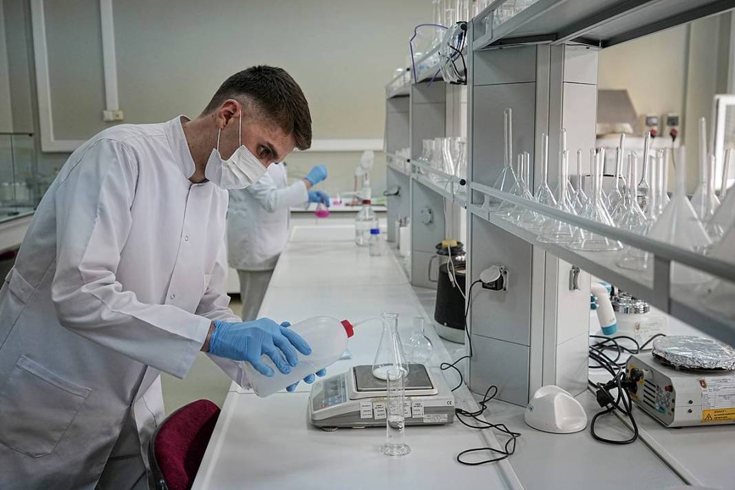 Mehmetçiğin içtiği sütten, yediği konserveye kadar hepsi buradan geçiyor! Moleküllerine kadar incleniyor 6